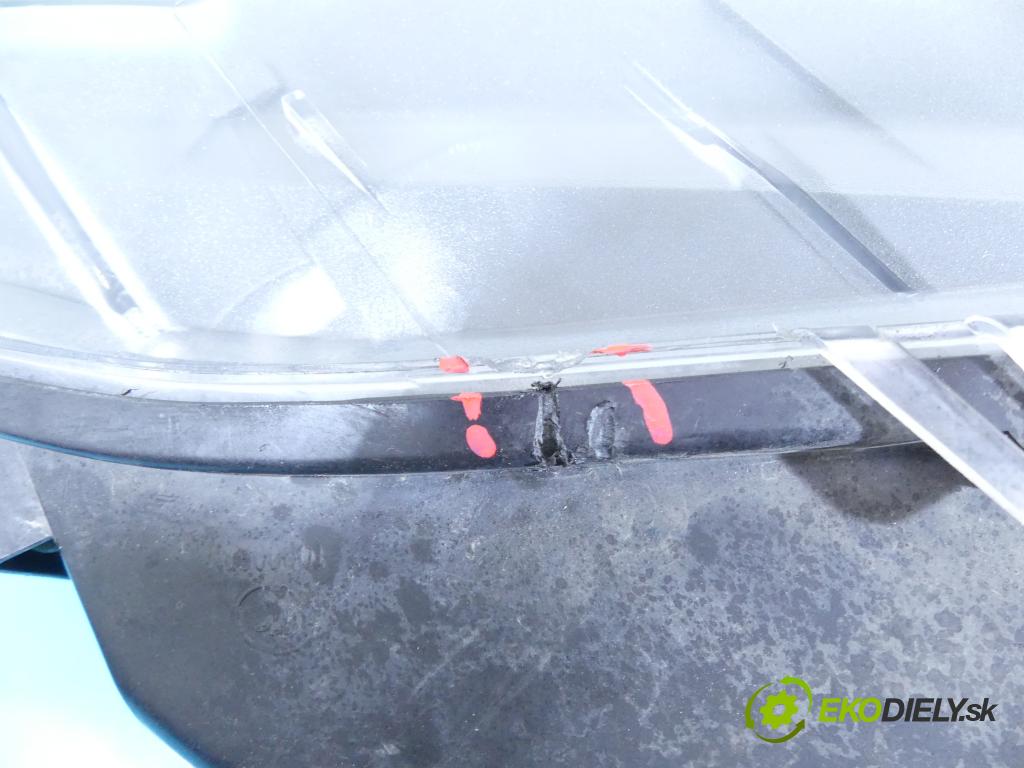 Bmw X5 E70 2006-2013 3.0d 306KM automatic 225 kW 2993 cm3 5- Reflektor: pravý 7161588 (Pravé)