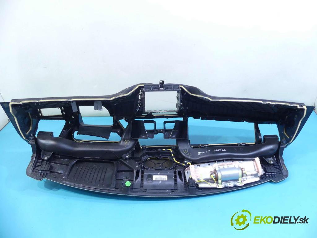 Bmw X5 E70 2006-2013 3.0d 306KM automatic 225 kW 2993 cm3 5- kokpit,pristrojová doska rozdeľovacia