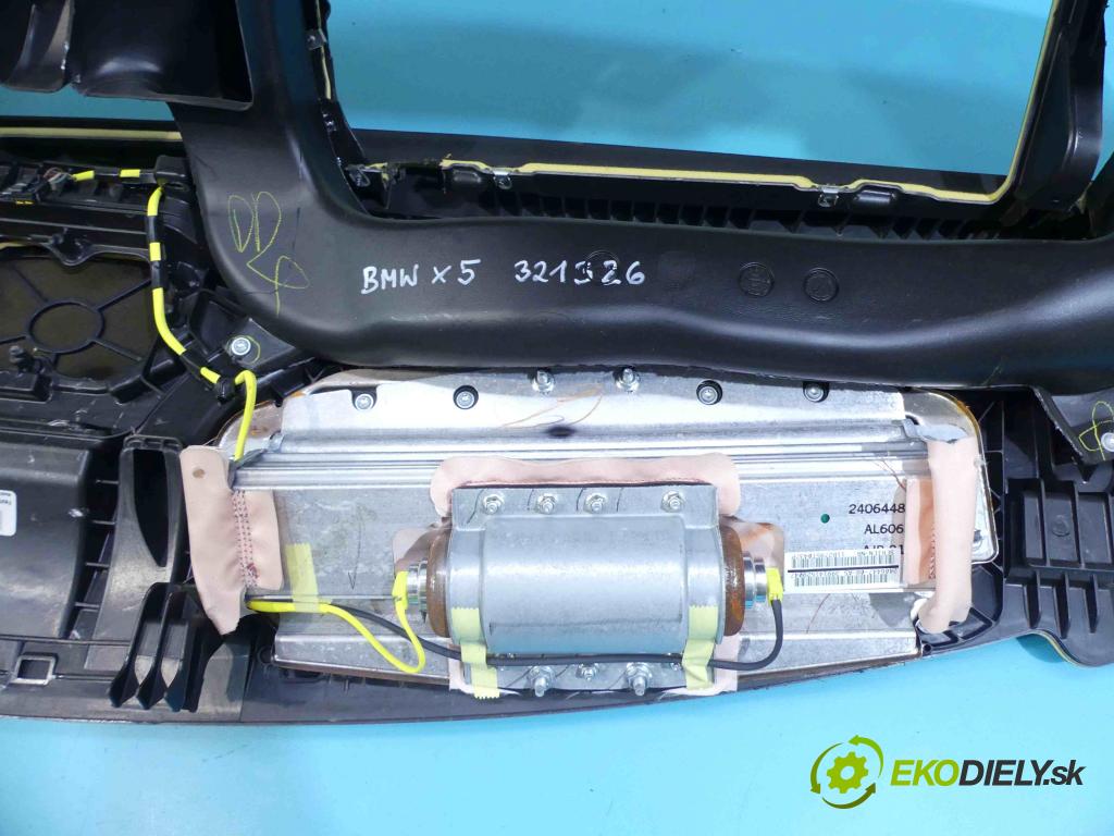 Bmw X5 E70 2006-2013 3.0d 306KM automatic 225 kW 2993 cm3 5- kokpit,pristrojová doska rozdeľovacia