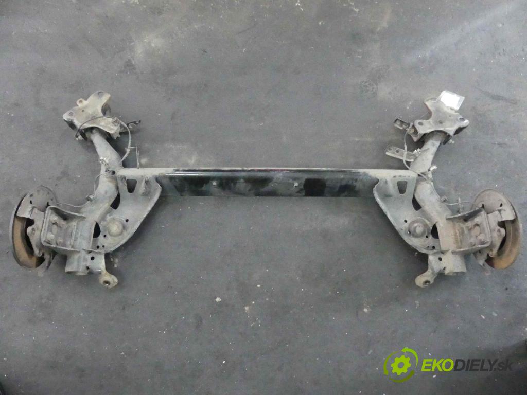 Renault Fluence 1.6 16v 114 hp manual 84 kW 1598 cm3 4- zadní výztuha 