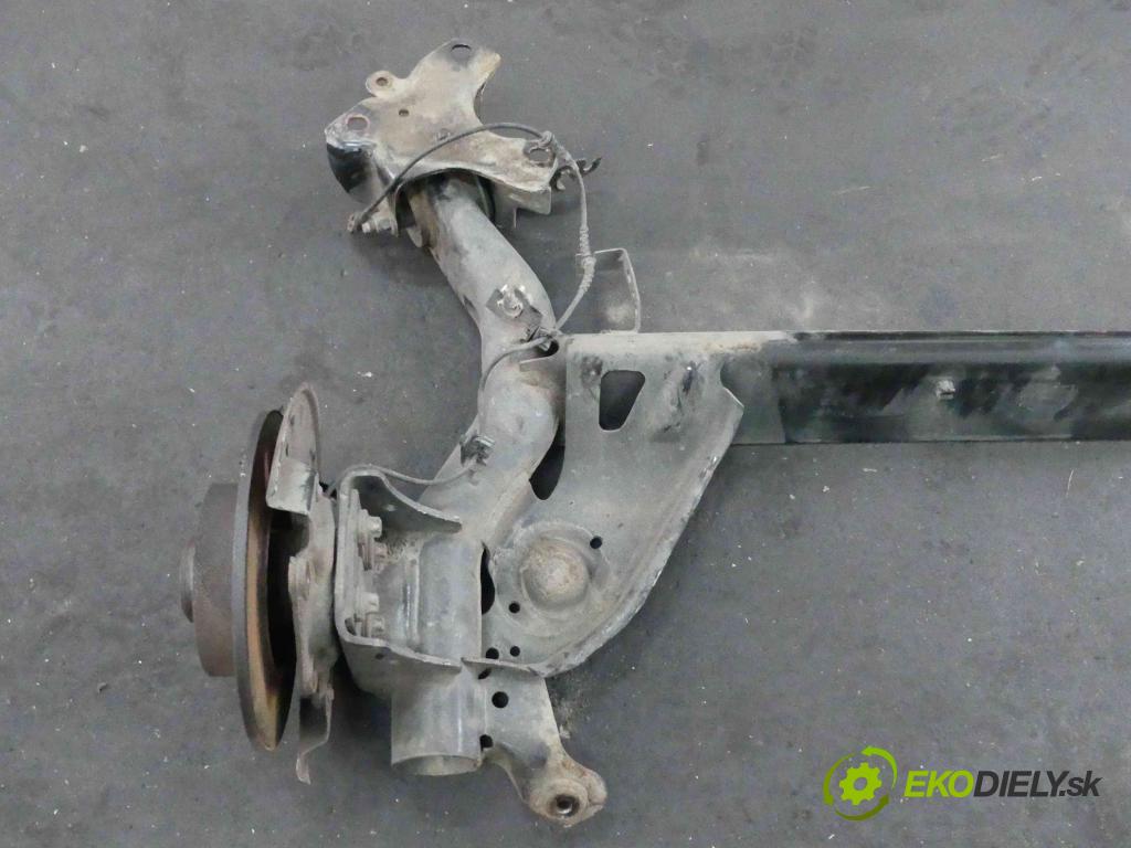 Renault Fluence 1.6 16v 114 hp manual 84 kW 1598 cm3 4- zadní výztuha