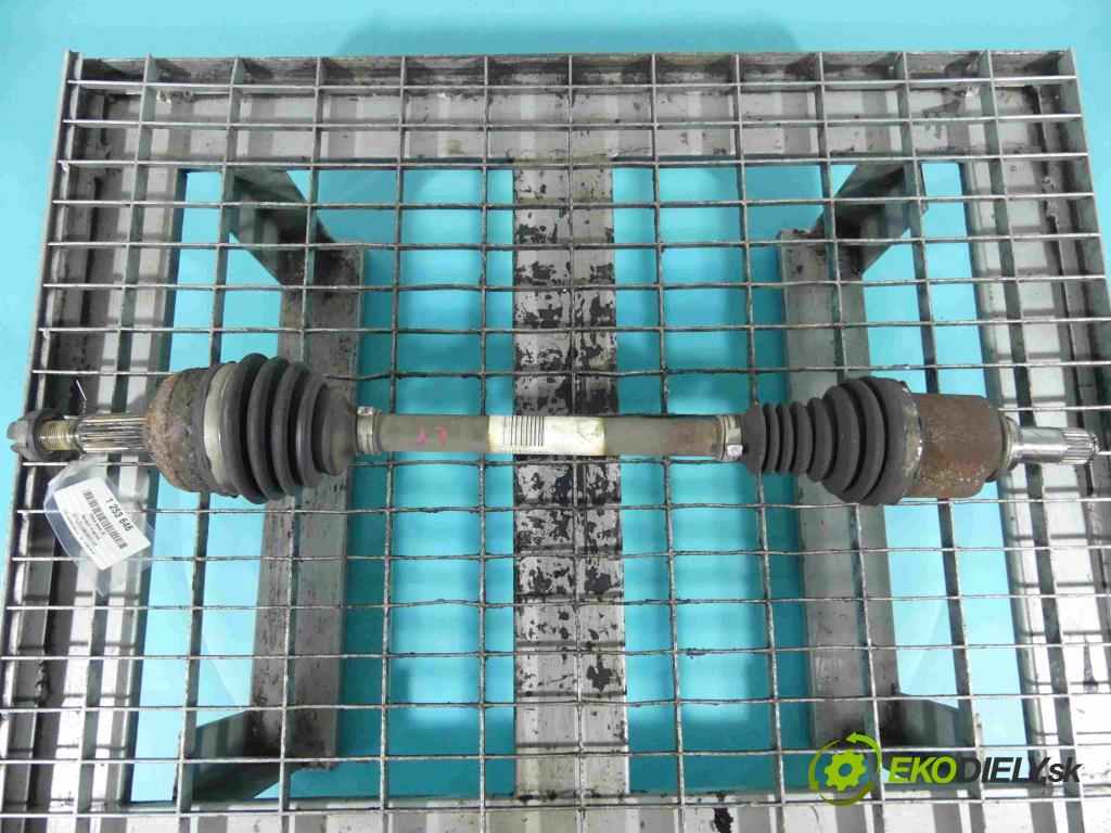 Renault Fluence 1.6 16v 114 HP manual 84 kW 1598 cm3 4- poloos ľavé 391012745 (Poloosy)