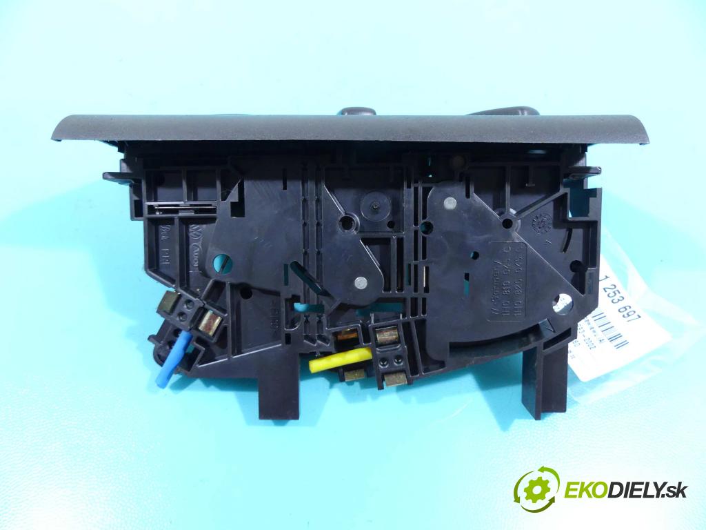 Seat Ibiza II 6K 1993-2002 1.4 60 HP manual 44 kW 1390 cm3 5- panel kúrenia 1H0819045C