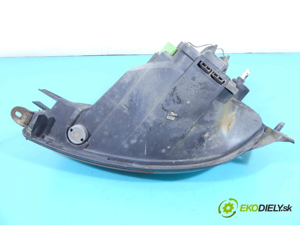 Ford Ka Mk1 1996-2008 1.6 8v 95 HP manual 70 kW 1599 cm3 3- Reflektor: pravý  (Pravé)