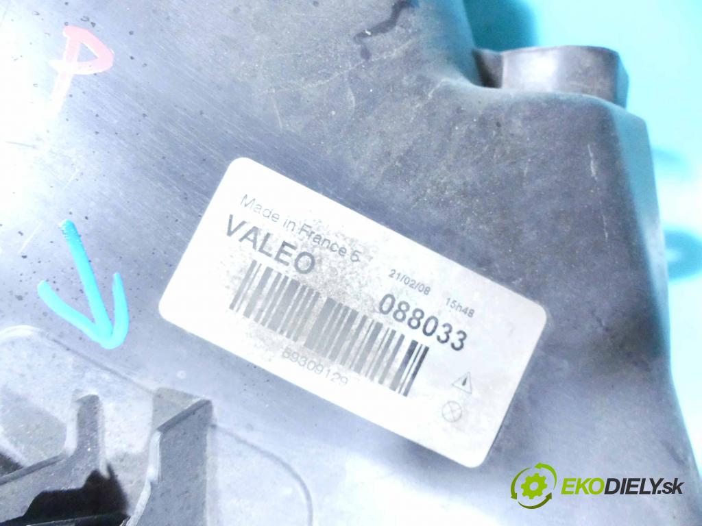 Peugeot 307 2.0 16v 136 HP manual 100 kW 1997 cm3 5- Reflektor: pravý  (Pravé)