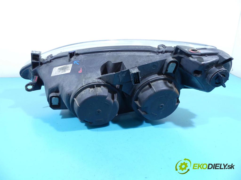 Peugeot 307 2.0 16v 136 HP manual 100 kW 1997 cm3 5- Reflektor: pravý  (Pravé)