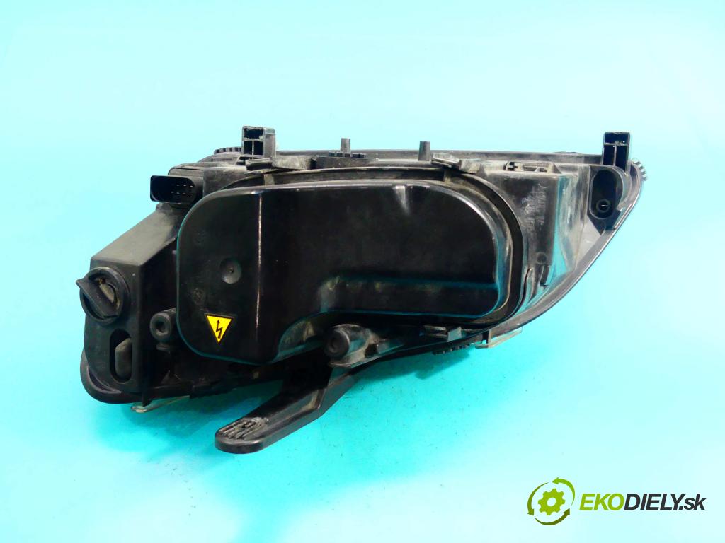 Ford C-Max I 2003-2010 2.0 tdci 136 HP manual 100 kW 1997 cm3 5- Reflektor: pravý  (Pravé)