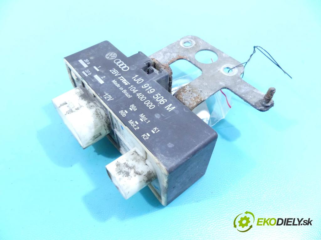 Seat Ibiza III 6L 2002-2008 1.4 16v 101 HP manual 74 kW 1390 cm3 3- Relé: 1J0919506M (Relé)
