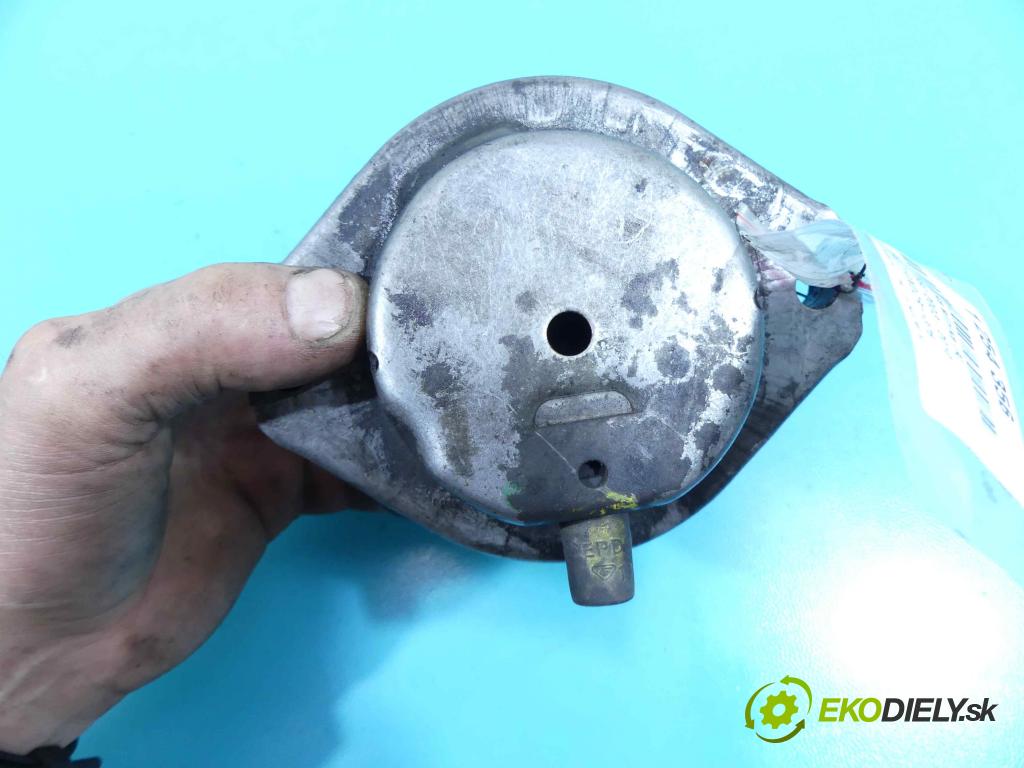 Bmw 5 E60 2003-2010 3.0d 218 HP automatic 160 kW 2993 cm3 5- airbag motora  (Držiaky motora)