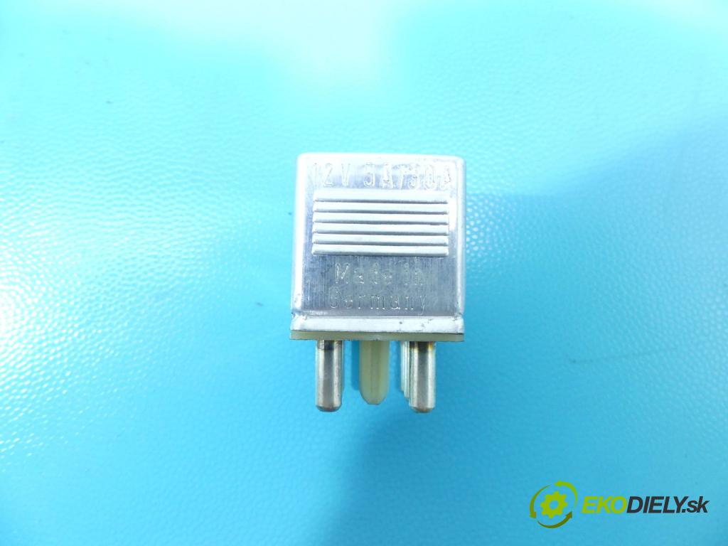 Fiat Tempra 2.0 113 HP manual 83 kW 1999 cm3 4- Relé: 0332205004 (Relé)