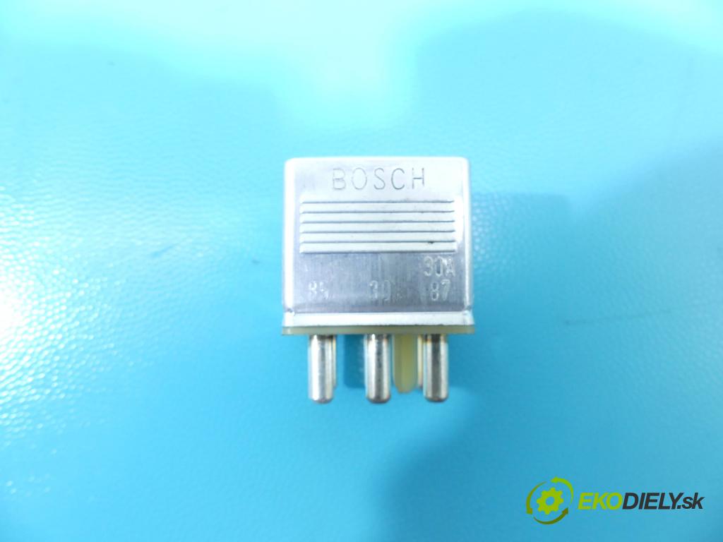 Fiat Tempra 2.0 113 HP manual 83 kW 1999 cm3 4- Relé: 0332205004 (Relé)