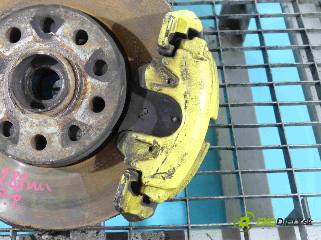 Audi A3 8P 2003-2012 1.8 TFSI 160 HP manual 118 kW 1798 cm3 5- brzdič predné pravý (Ostatné)