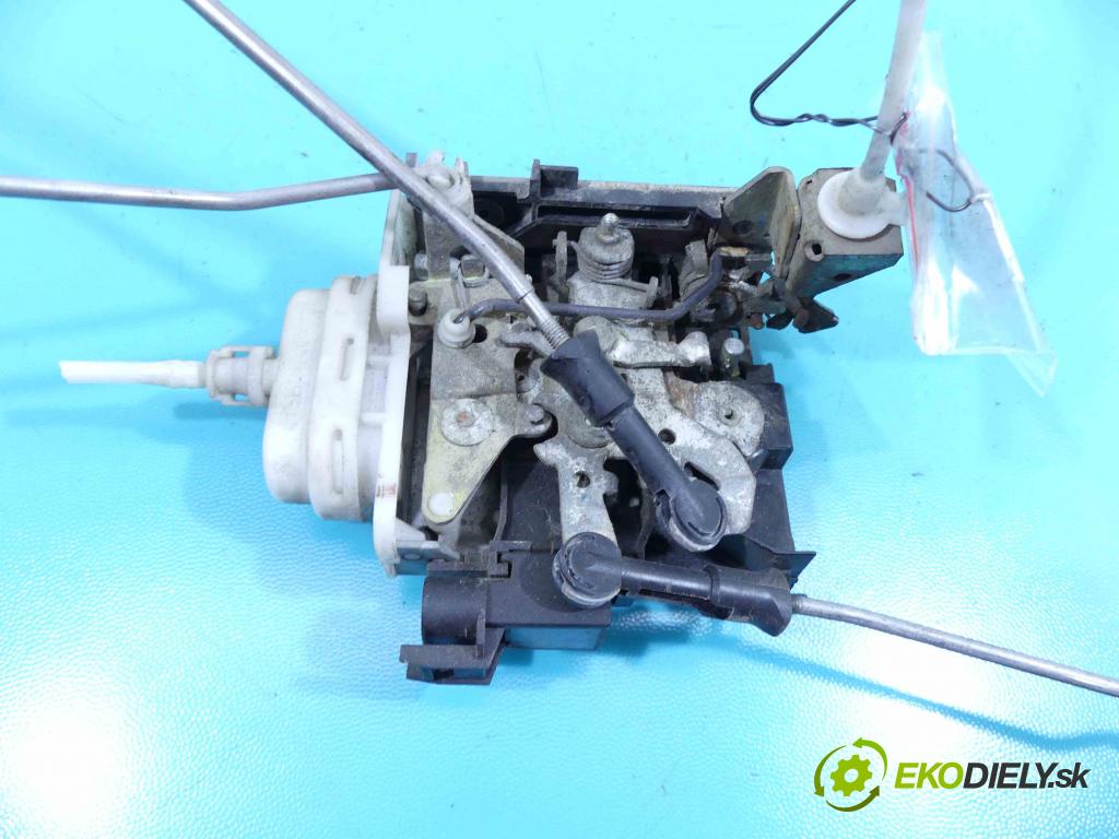 Audi A4 B5 1994-2001 1.9 tdi 116 hp manual 85 kW 1896 cm3 5- zámek přední pravý