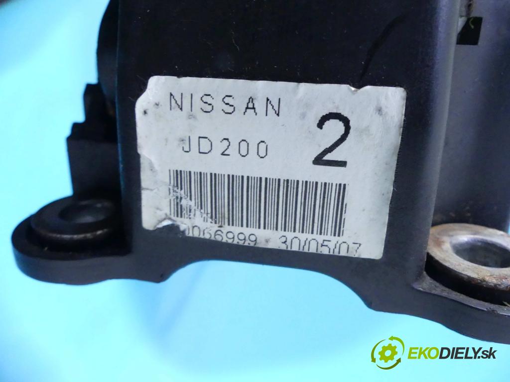 Nissan Qashqai J10 2006-2013 1.5 dci 106 HP manual 78 kW 1461 cm3 5- Páka: Změny: stupeň,rýchlosť  (Rýchlostné páky / kulisy)