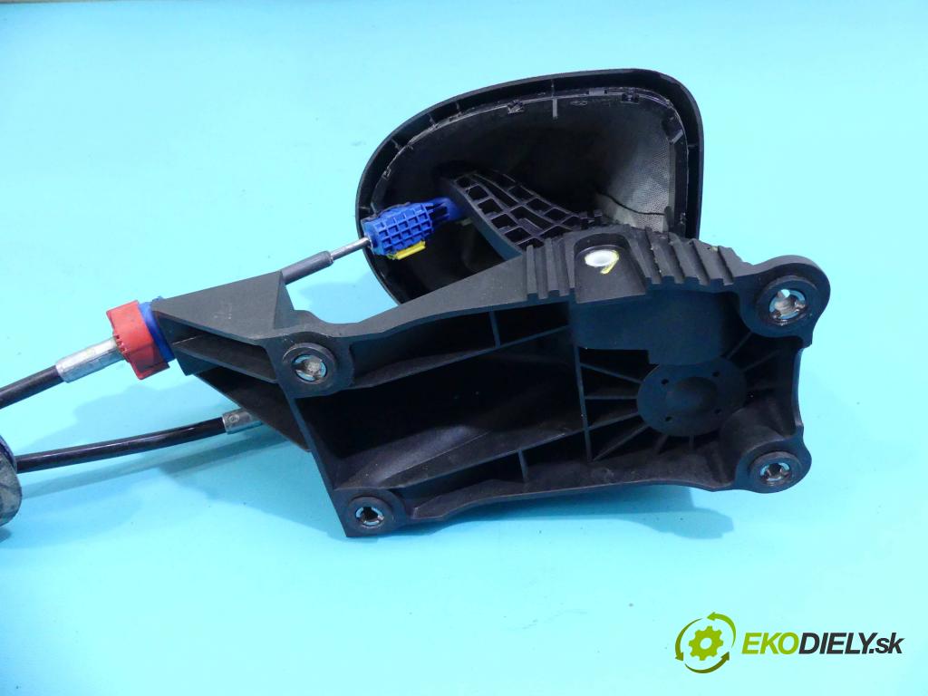 Nissan Qashqai J10 2006-2013 1.5 dci 106 HP manual 78 kW 1461 cm3 5- Páka: Změny: stupeň,rýchlosť  (Rýchlostné páky / kulisy)