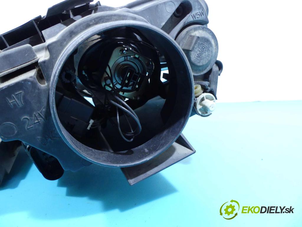 Vw Passat B6 2005-2010 1.9 tdi 105 HP manual 77 kW 1896 cm3 5- Reflektor: pravý 3C0941006S (Pravé)