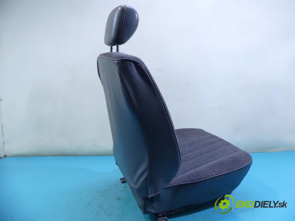 Nissan Micra K10 1982-1992 1.2 karburátor: 54 HP manual 40 kW 1235 cm3 3- Sedačka ľavý  (Sedačky, sedadlá)