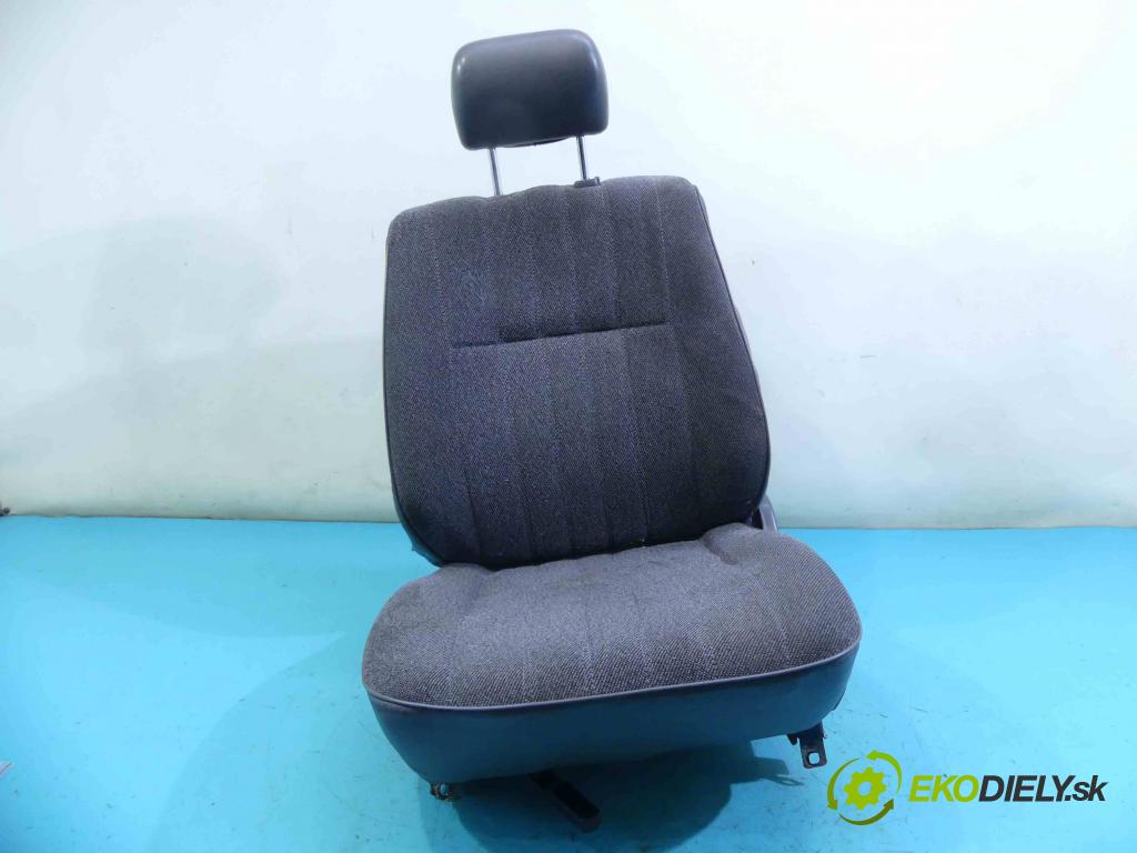 Nissan Micra K10 1982-1992 1.2 karburátor: 54 HP manual 40 kW 1235 cm3 3- Sedačka ľavý  (Sedačky, sedadlá)