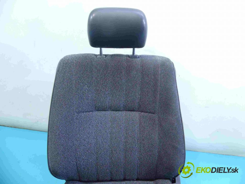 Nissan Micra K10 1982-1992 1.2 karburátor: 54 HP manual 40 kW 1235 cm3 3- Sedačka ľavý  (Sedačky, sedadlá)