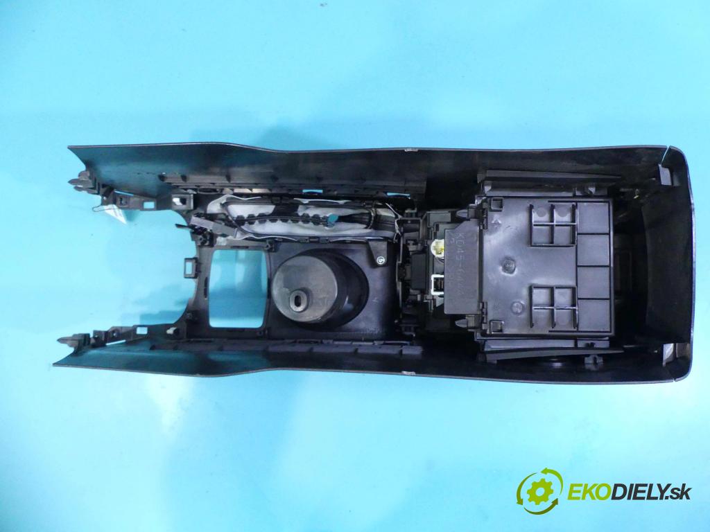 Mazda CX-5 2012-2017 2.0 B 16V 160 HP automatic 118 kW 1998 cm3 5- operadlo KD45-64441 (Lakťové opierky)