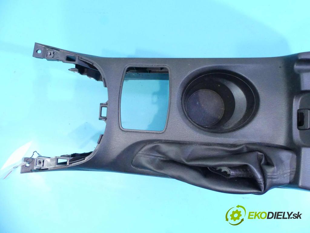 Mazda CX-5 2012-2017 2.0 B 16V 160 HP automatic 118 kW 1998 cm3 5- operadlo KD45-64441 (Lakťové opierky)