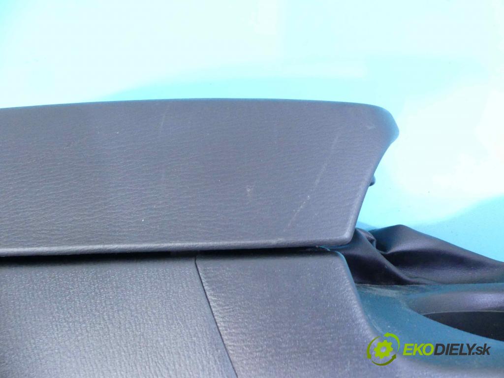 Mazda CX-5 2012-2017 2.0 B 16V 160 HP automatic 118 kW 1998 cm3 5- operadlo KD45-64441 (Lakťové opierky)