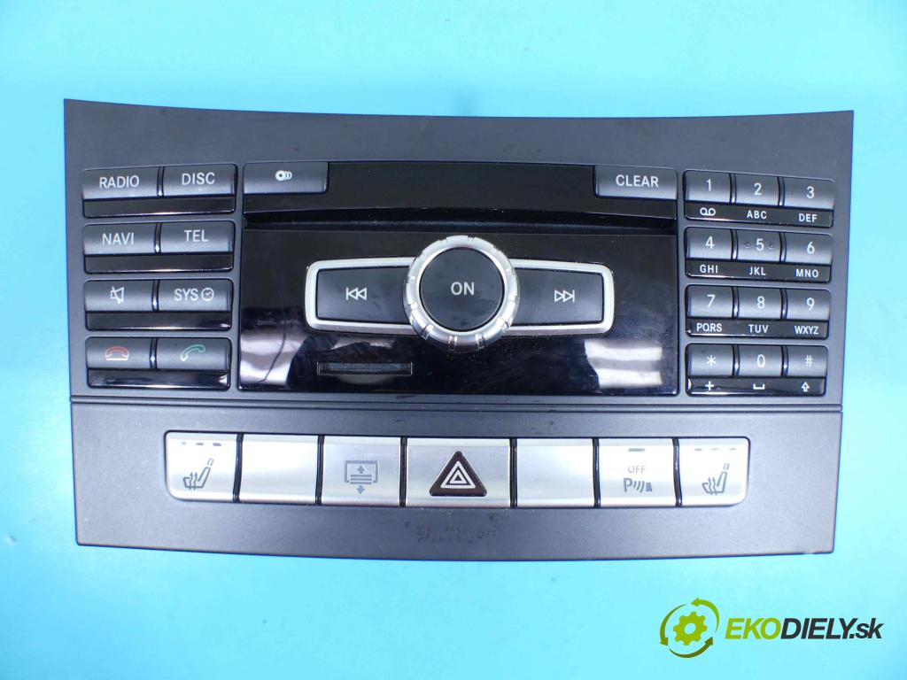 Mercedes CLS II C218 2010-2018 3.0 cdi 265KM automatic 195 kW 2987 cm3 4- Radio originál A2129005425