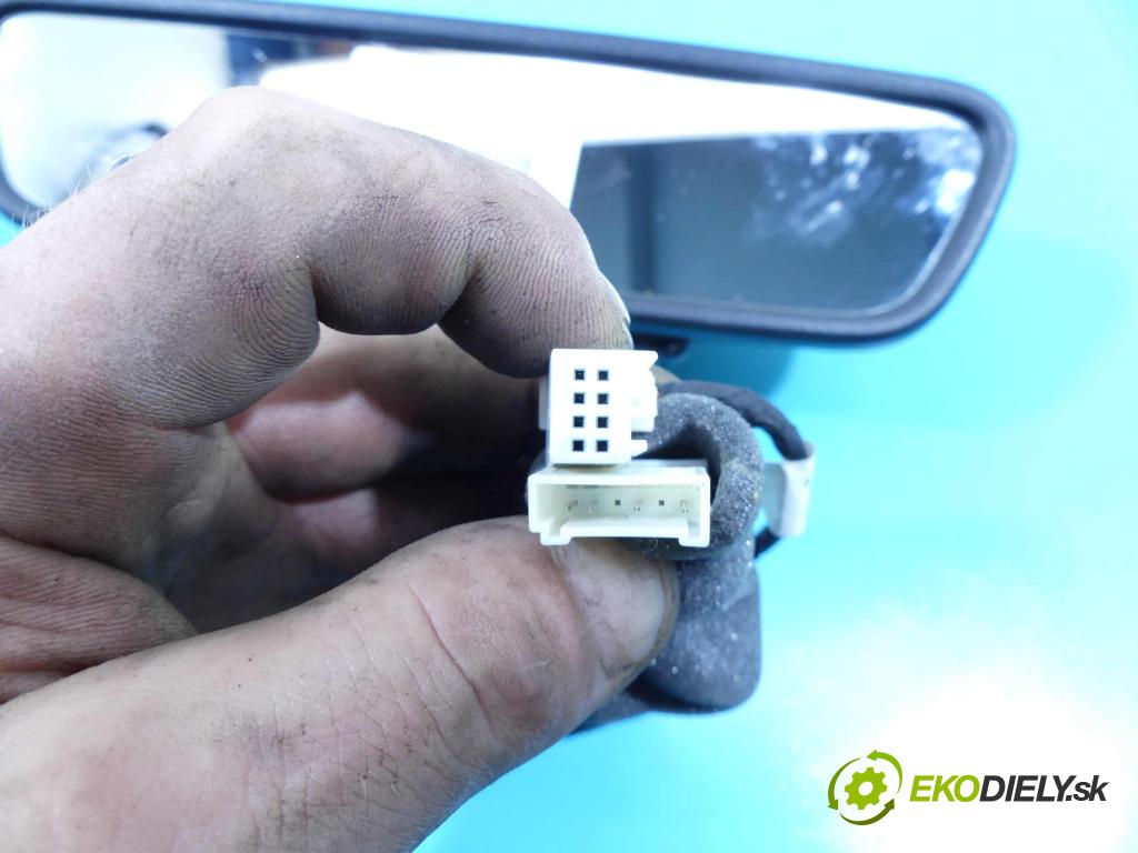 Mercedes CLS II C218 2010-2018 3.0 cdi 265KM automatic 195 kW 2987 cm3 4- zpětné zrcátko vnitřní A207803417 (Světla vnitřní)