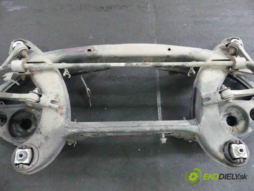 Mercedes CLS II C218 2010-2018 3.0 cdi 265KM automatic 195 kW 2987 cm3 4- zadní výztuha