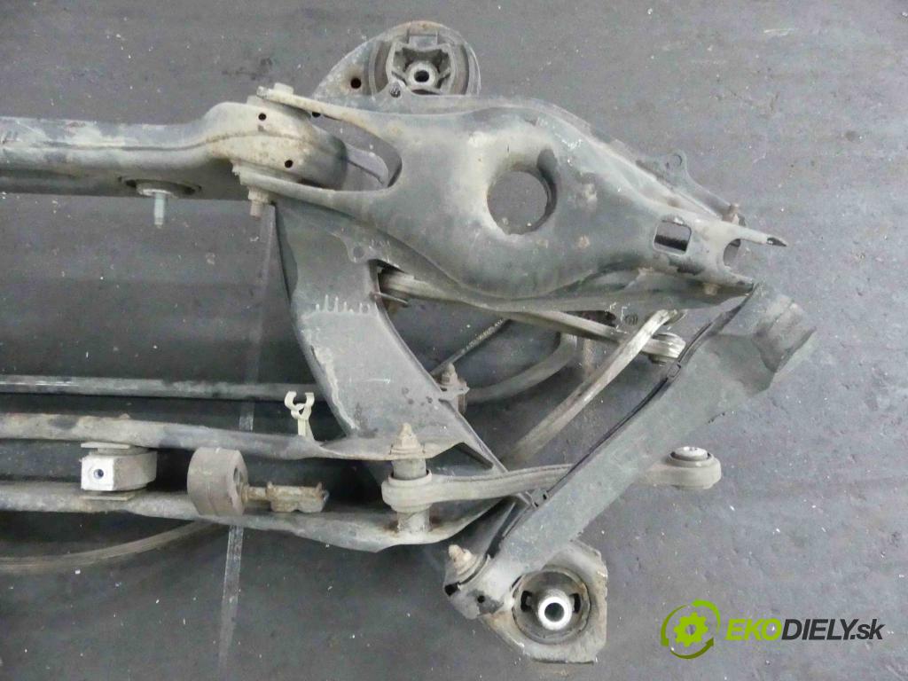 Mercedes CLS II C218 2010-2018 3.0 cdi 265KM automatic 195 kW 2987 cm3 4- zadní výztuha