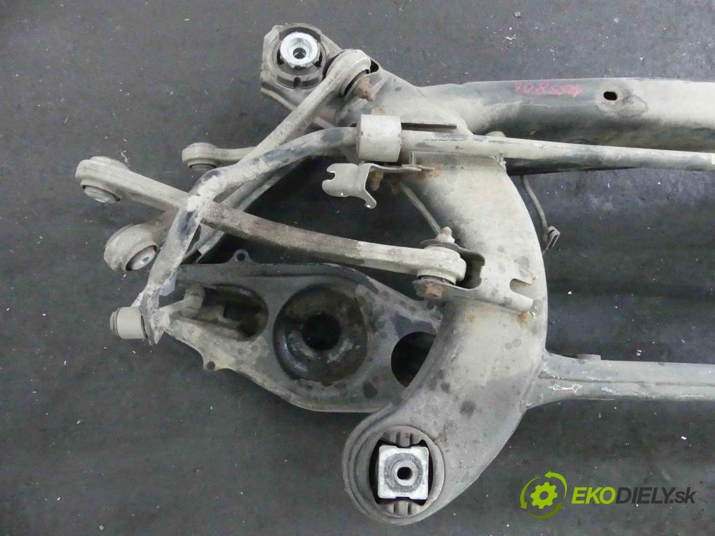 Mercedes CLS II C218 2010-2018 3.0 cdi 265KM automatic 195 kW 2987 cm3 4- zadní výztuha