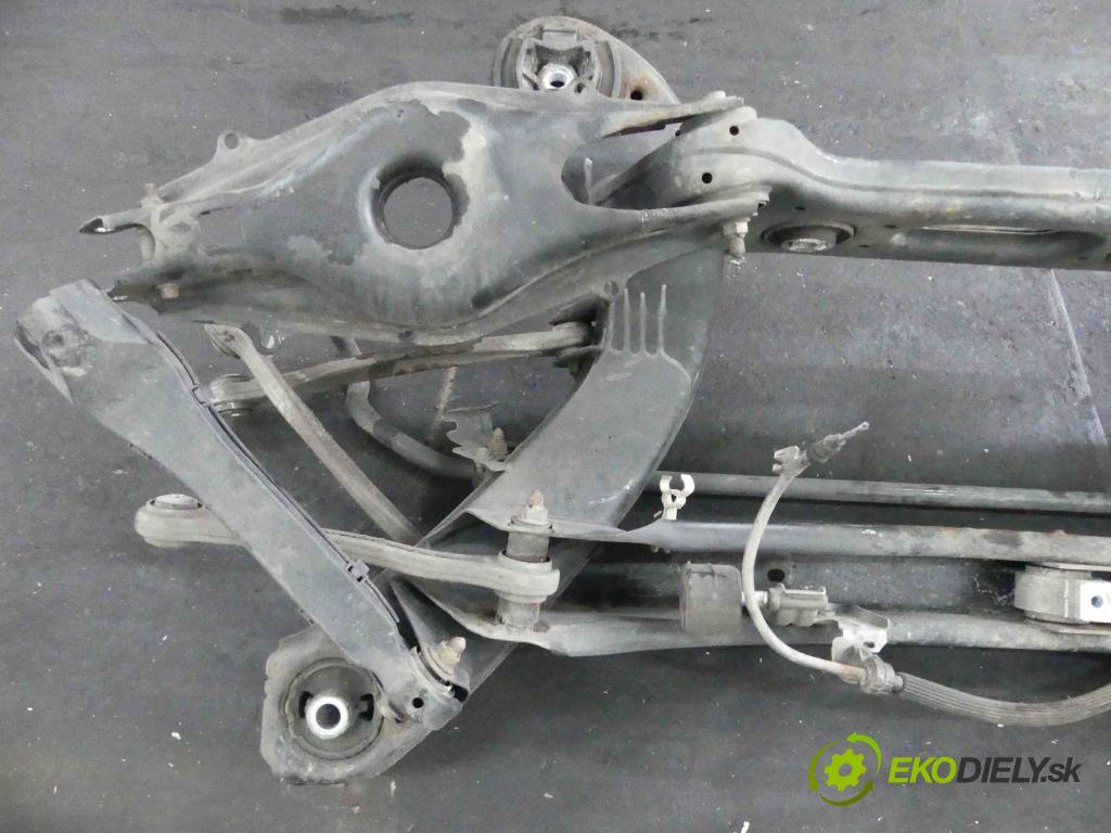 Mercedes CLS II C218 2010-2018 3.0 cdi 265KM automatic 195 kW 2987 cm3 4- zadní výztuha