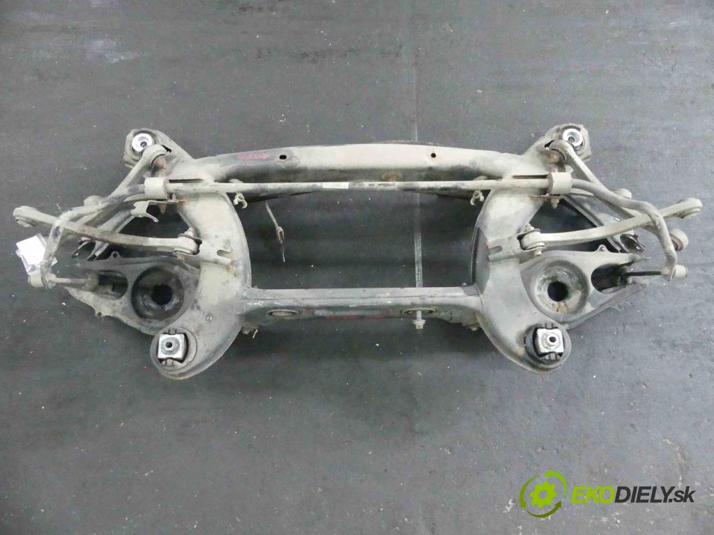 Mercedes CLS II C218 2010-2018 3.0 cdi 265KM automatic 195 kW 2987 cm3 4- zadní výztuha 