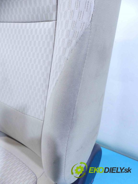 Mitsubishi Outlander III 2012-2022 2.0 16v 150 HP automatic 110 kW 1998 cm3 5- Sedačka pravý  (Sedačky, sedadlá)