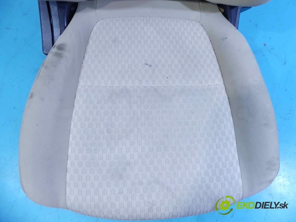 Mitsubishi Outlander III 2012-2022 2.0 16v 150 HP automatic 110 kW 1998 cm3 5- Sedačka pravý  (Sedačky, sedadlá)