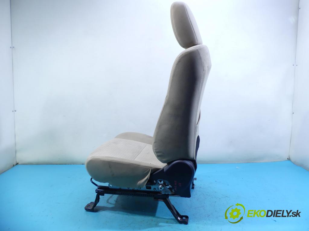 Mitsubishi Outlander III 2012-2022 2.0 16v 150 HP automatic 110 kW 1998 cm3 5- Sedačka pravý  (Sedačky, sedadlá)