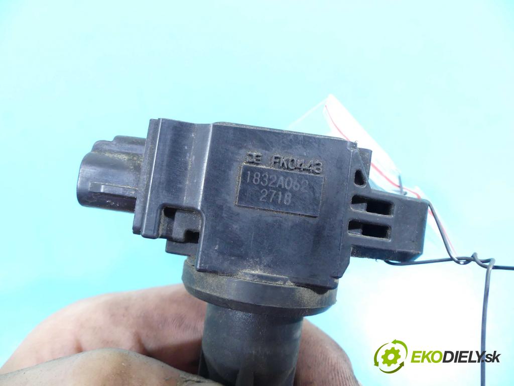 Mitsubishi Outlander III 2012-2022 2.0 16v 150 HP automatic 110 kW 1998 cm3 5- cievka zapaľovacia 1832A062 (Zapaľovacie cievky, moduly)