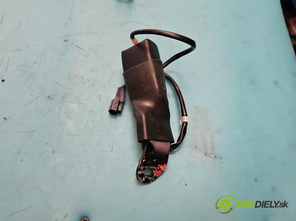 Mitsubishi Outlander III 2012-2022 2.0 16v 150 hp automatic 110 kW 1998 cm3 5- stěna bezpečnost zadní levý