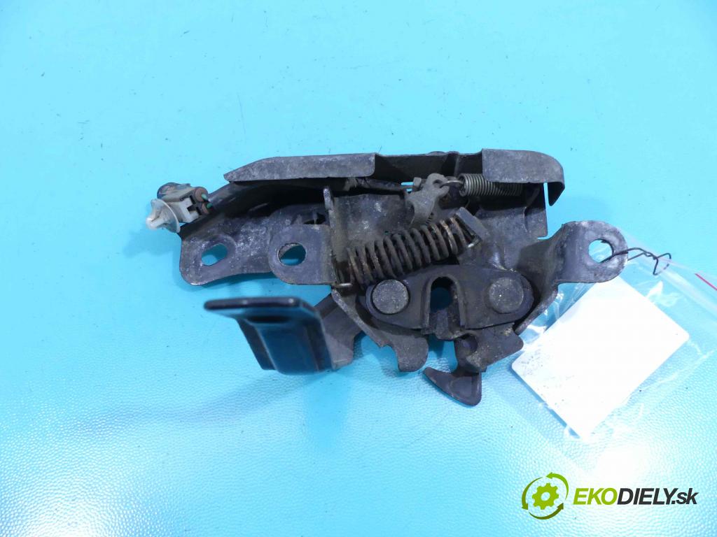 Toyota Urban Cruiser 1.3 vvti 101 hp manual 74 kW 1329 cm3 5- zámek kapoty