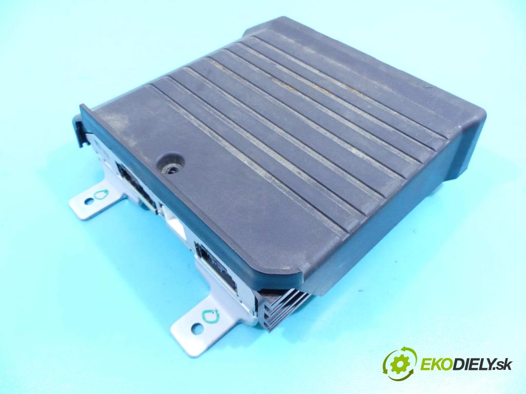 Mitsubishi Outlander III 2012-2022 2.0 16v 150 HP automatic 110 kW 1998 cm3 5- Zesilovač: 8701A409 (Zosilňovače)