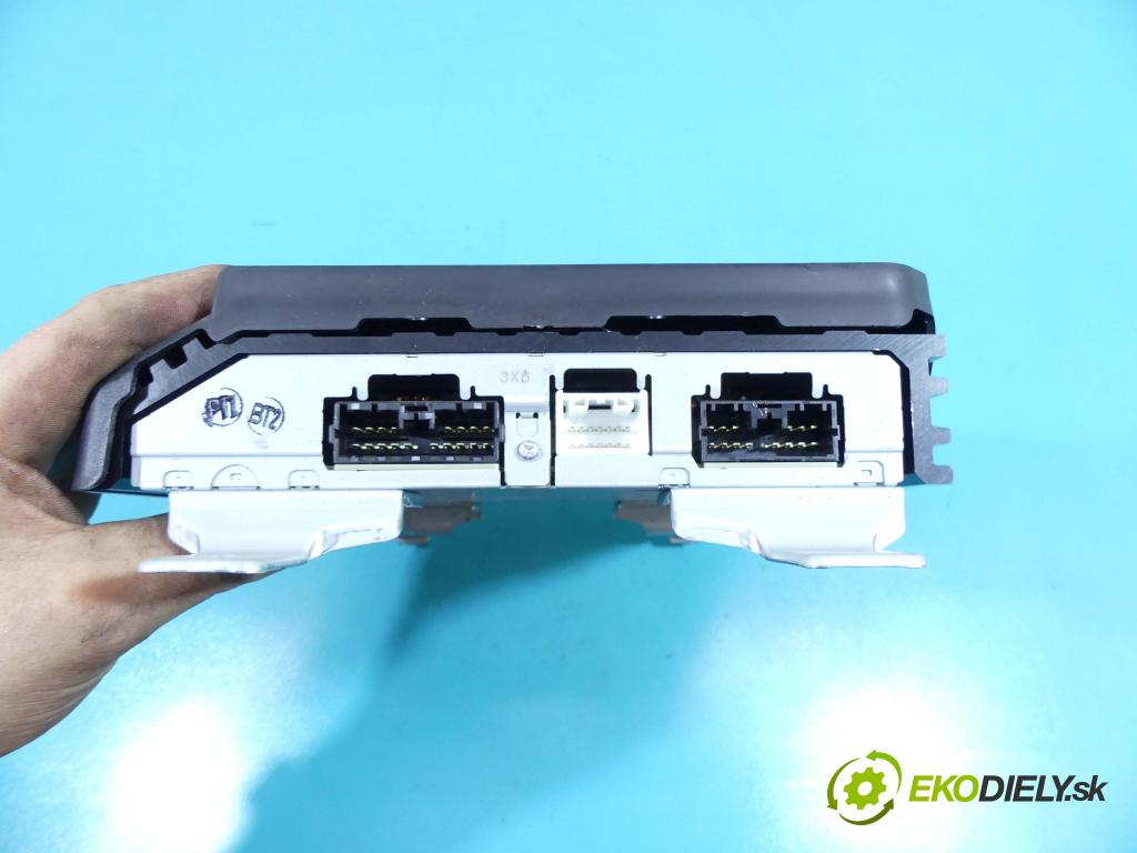 Mitsubishi Outlander III 2012-2022 2.0 16v 150 HP automatic 110 kW 1998 cm3 5- Zesilovač: 8701A409 (Zosilňovače)