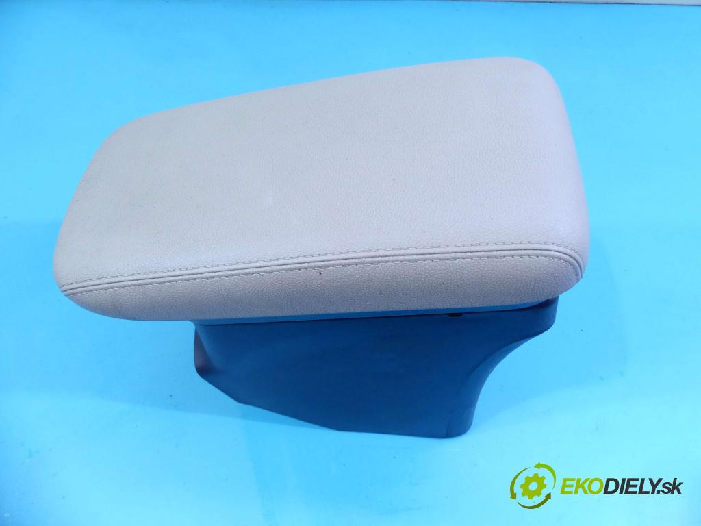 Mitsubishi Outlander III 2012-2022 2.0 16v 150 HP automatic 110 kW 1998 cm3 5- operadlo 8011B156 (Lakťové opierky)