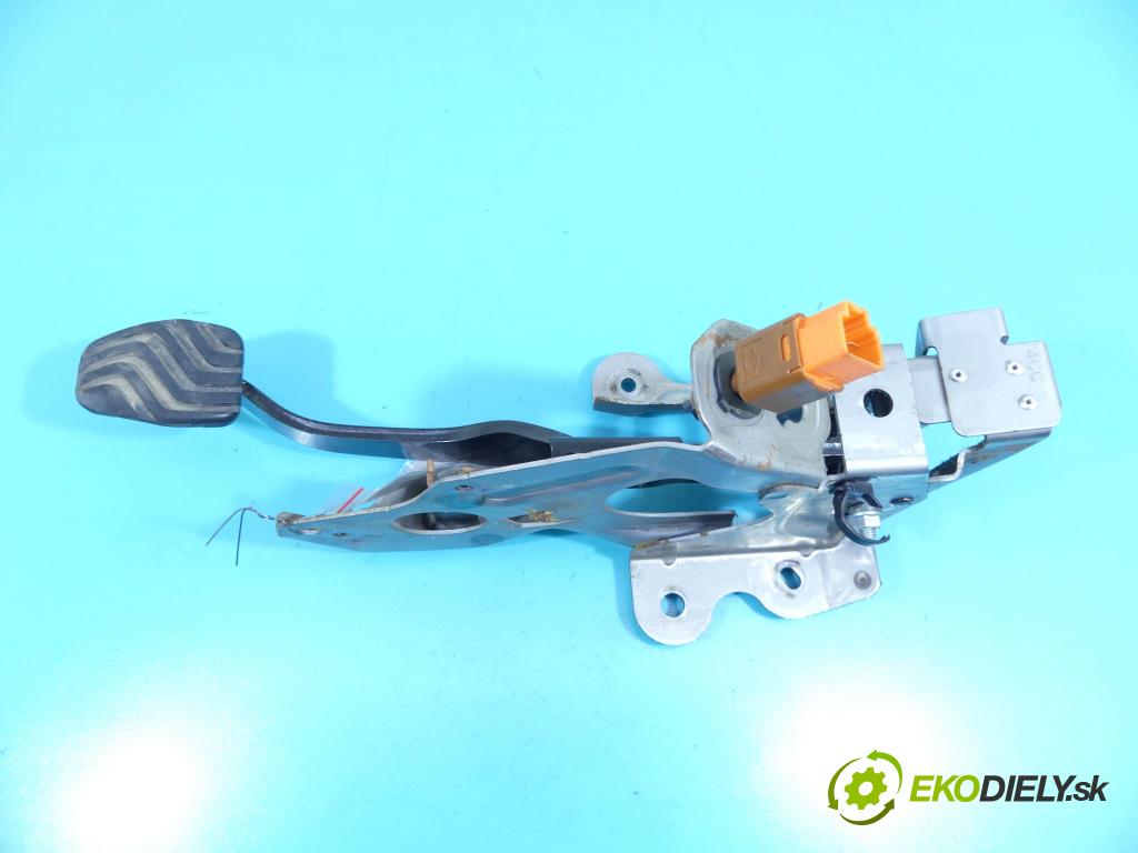 Nissan X-trail III T32 2013-2021 1.6 dci 131 HP manual 96 kW 1598 cm3 5- pedále  (Pedále)