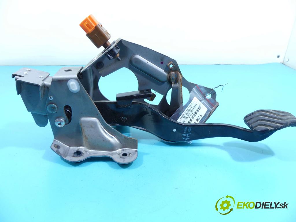 Nissan X-trail III T32 2013-2021 1.6 dci 131 HP manual 96 kW 1598 cm3 5- pedále  (Pedále)