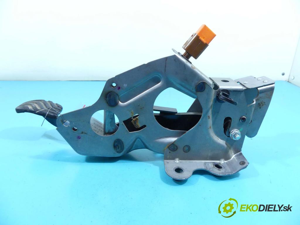 Nissan X-trail III T32 2013-2021 1.6 dci 131 HP manual 96 kW 1598 cm3 5- pedále  (Pedále)