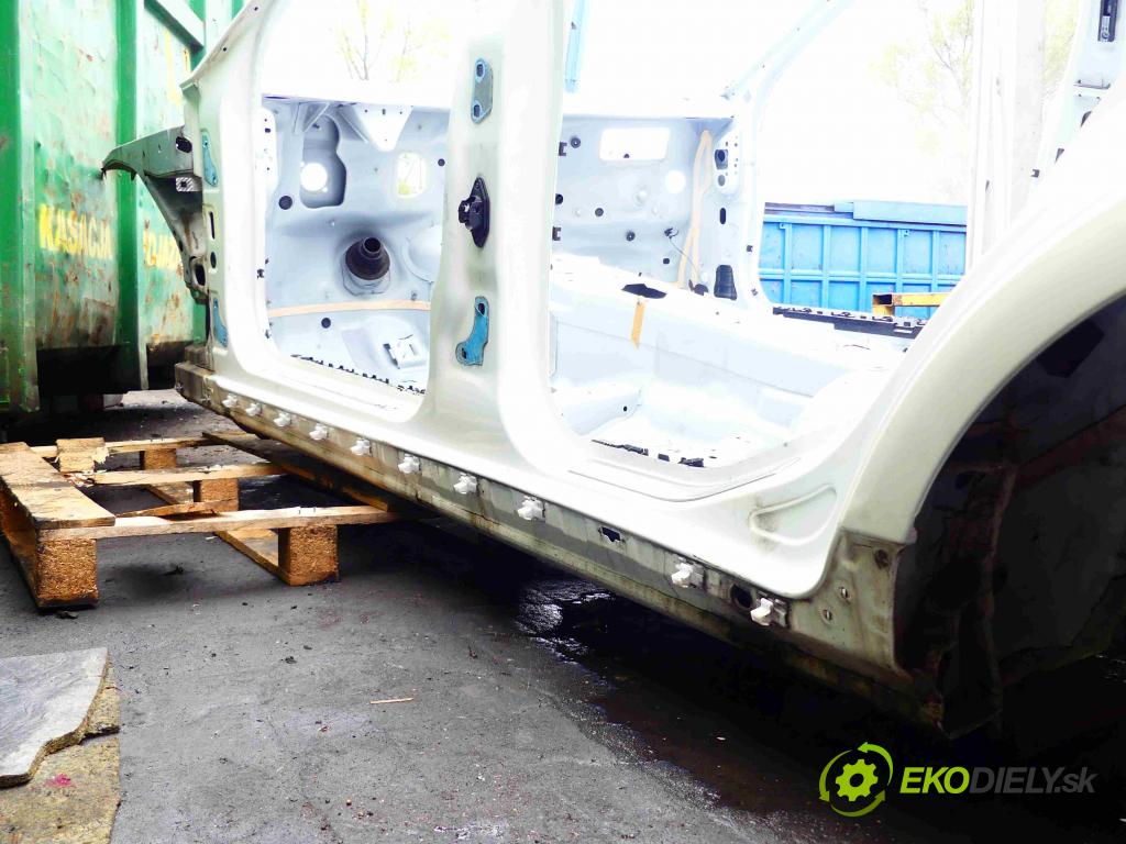 Mercedes CLS II C218 2010-2018 3.0 cdi 265KM automatic 195 kW 2987 cm3 4- práh levý  (Ostatní)