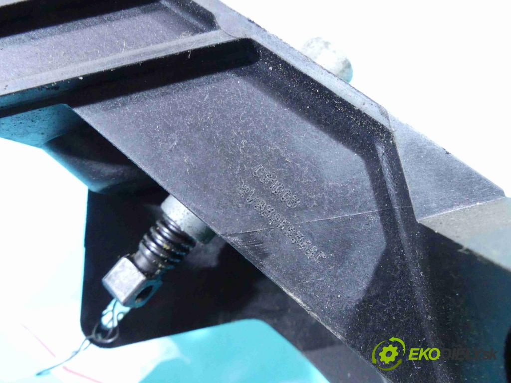 Jaguar XJ VII X350 2002-2009 4.2 V8 298KM: automatic 219 kW 4196 cm3 4- pedále 2W93-9F836-AC (Pedále)