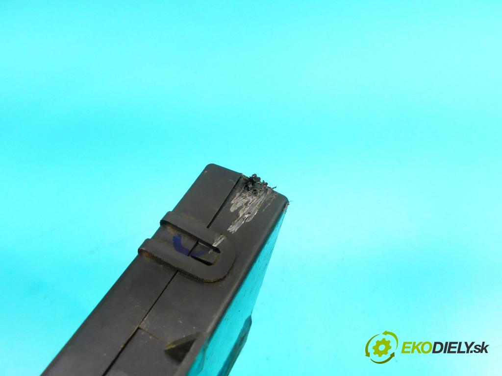 Jaguar XJ VII X350 2002-2009 4.2 V8 298KM: automatic 219 kW 4196 cm3 4- modul riadiaca jednotka 2W9F-13C789-AH (Ostatné)