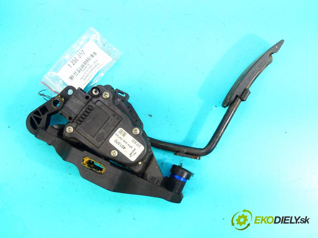 Jaguar XJ VII X350 2002-2009 4.2 V8 298KM: automatic 219 kW 4196 cm3 4- pedále 6PV008737-02 (Pedále)