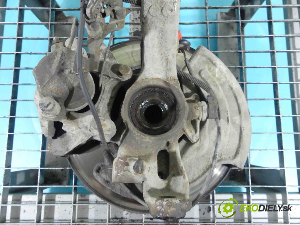 Audi A6 C5 1997-2004 2.5 tdi 150 HP automatic 110 kW 2496 cm3 5- náboj ľavé  (Náboje)